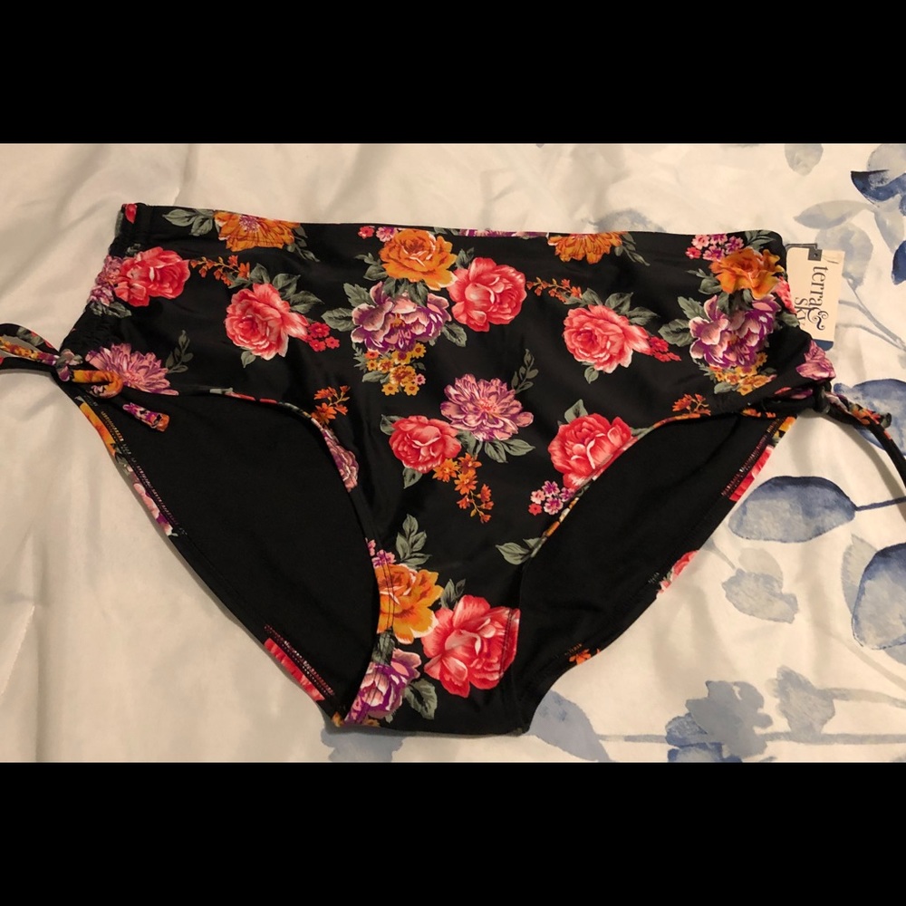 NWT Terra & Sky bathing suit bottoms